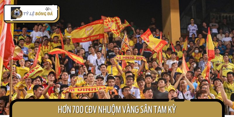 Làn sóng cổ vũ từ khán đài Tam Kỳ